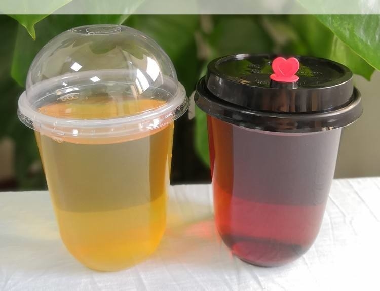 Las tazas plásticas disponibles para llevar claras espesaron 95 el calibre en forma de "U" 500ml con las tapas