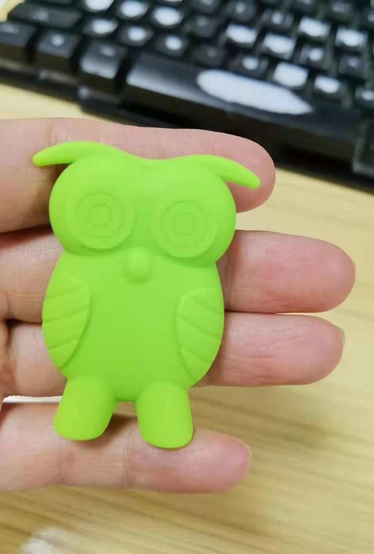 Palillos de entrenamiento de aprendizaje de dibujos animados de silicona reutilizables para niños con soportes