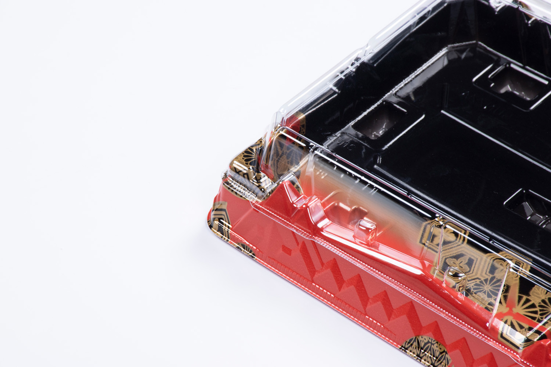 Caja de sushi desechable de color rojo negro con tapa transparente Envasador de sushi para llevar en la bandeja de tarta de frutas Contenedor de postres