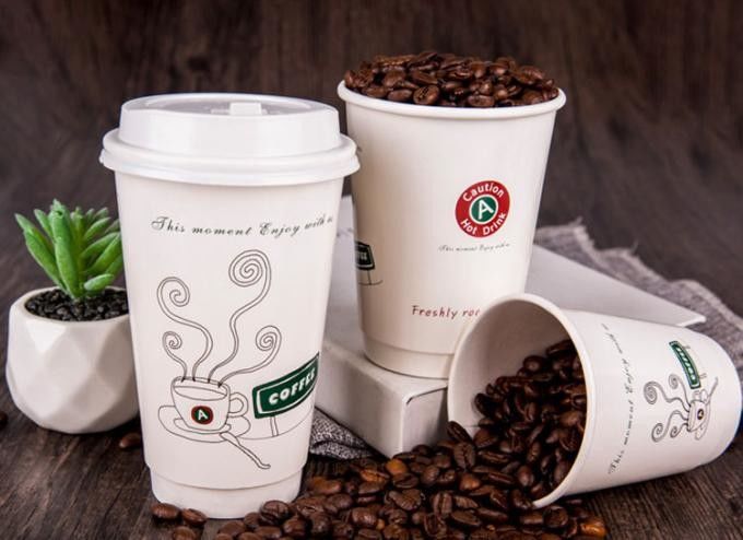 Taza 16oz de la bebida del café del papel de Kraft de la capa doble ISO9001 para el café