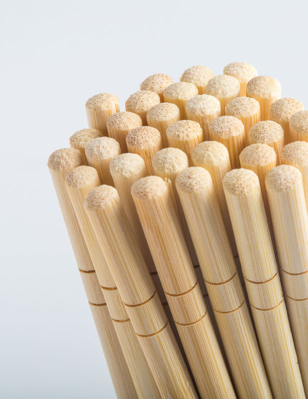 Palillos los 24cm de bambú de la longitud los 21cm los 23cm disponibles con el embalaje de papel
